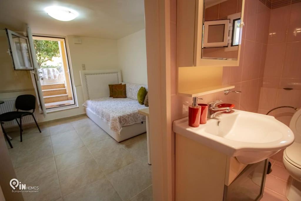 Odysseus Cozy Home Néa Mákri Екстериор снимка